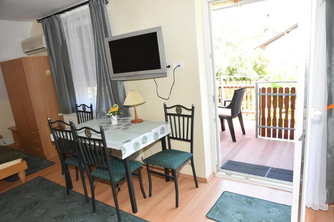 Gyenesi Virag Apartman Денешдиаш Номер фото